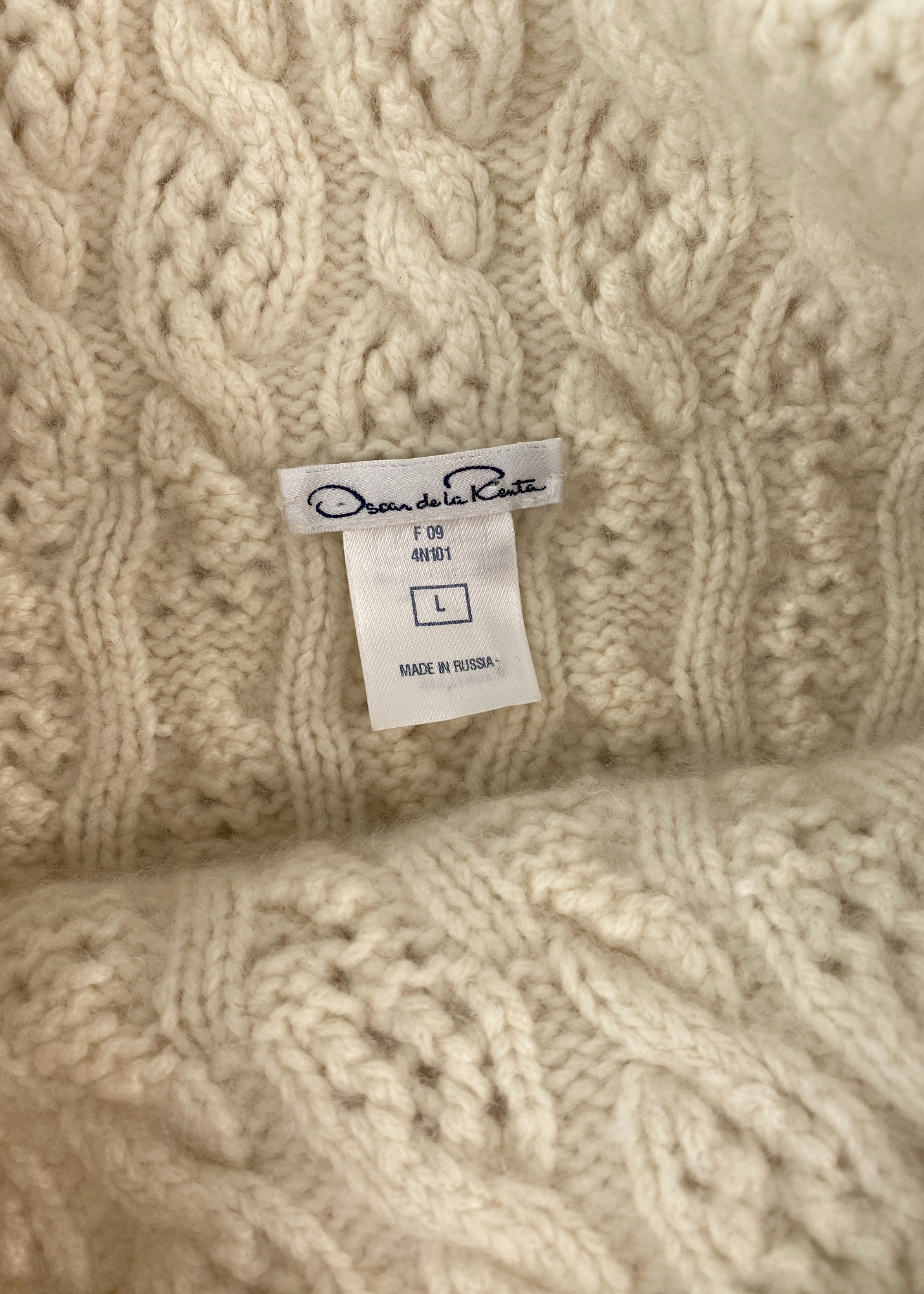 OSCAR DE LA RENTA Pre-Fall 2009 Cashmere Knit Top