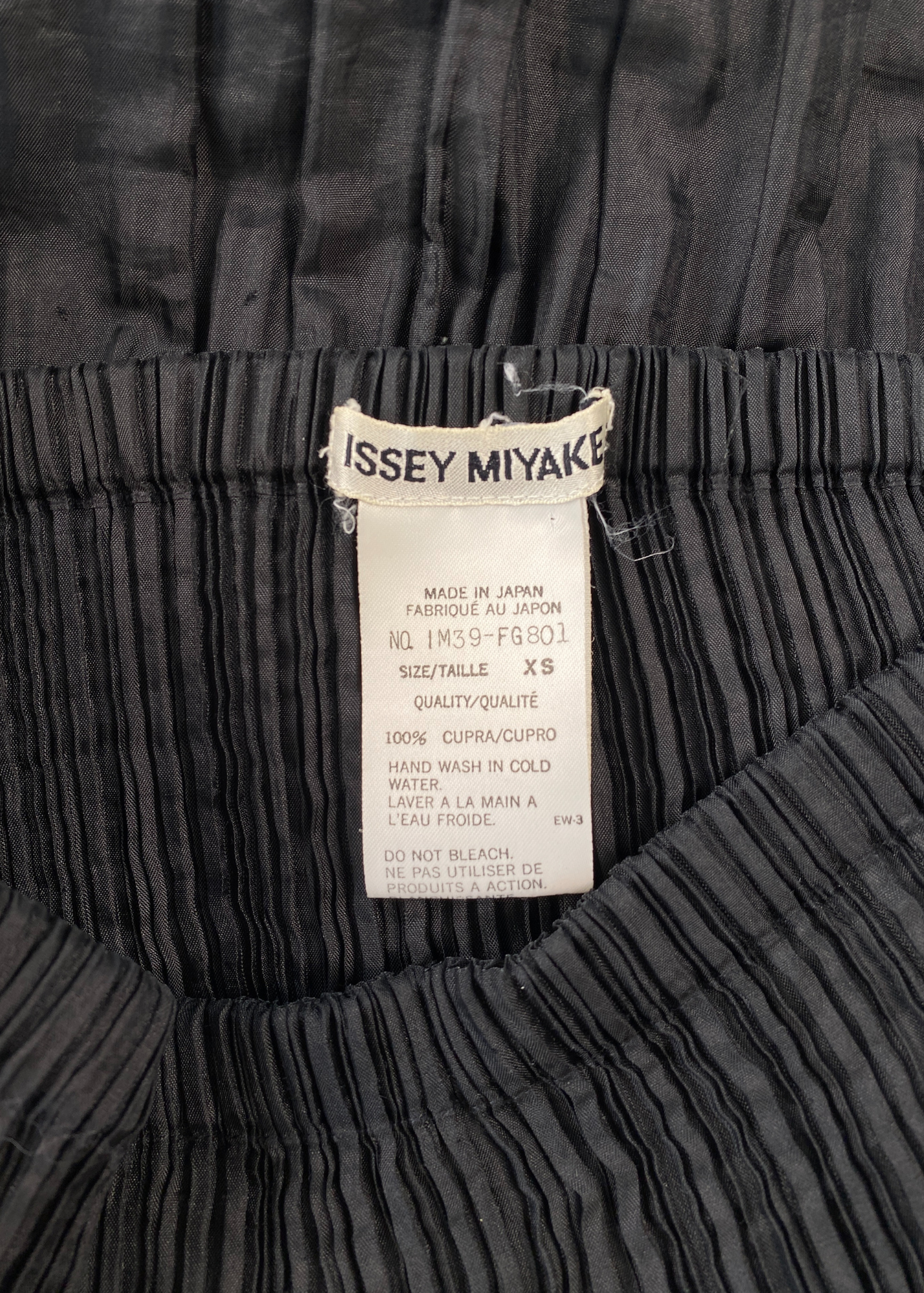 ISSEY MIYAKE (AS IS) Drop Waist Pleat Midi Skirt