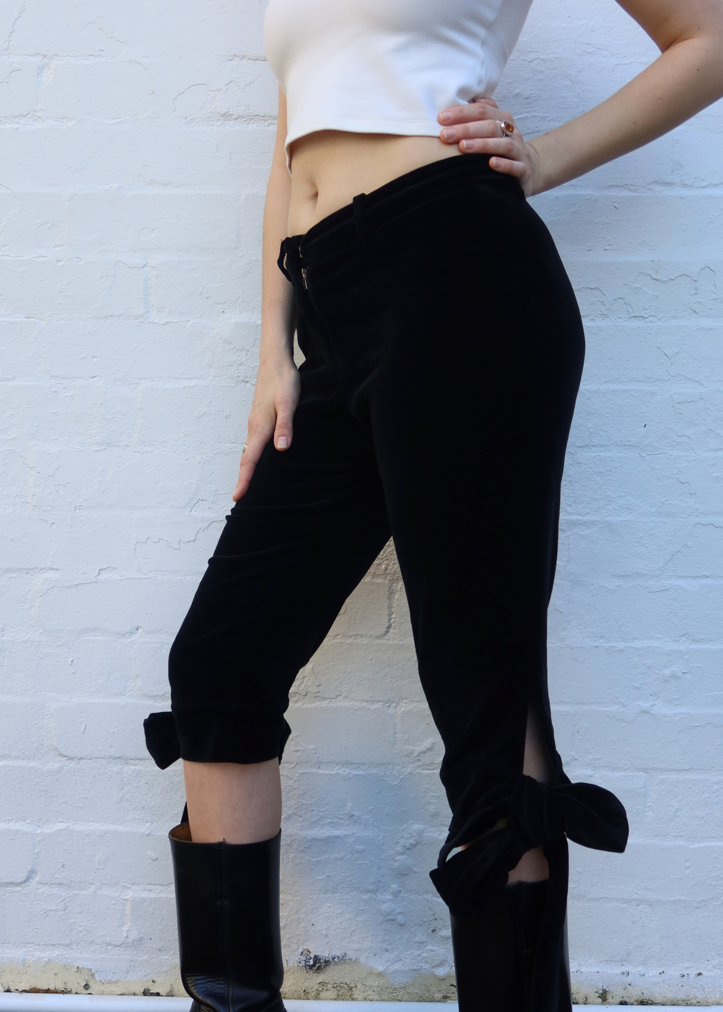 YVES SAINT LAURENT RIVE GAUCHE Vintage F/W 2002 by Tom Ford Velvet Bow Capri Pants