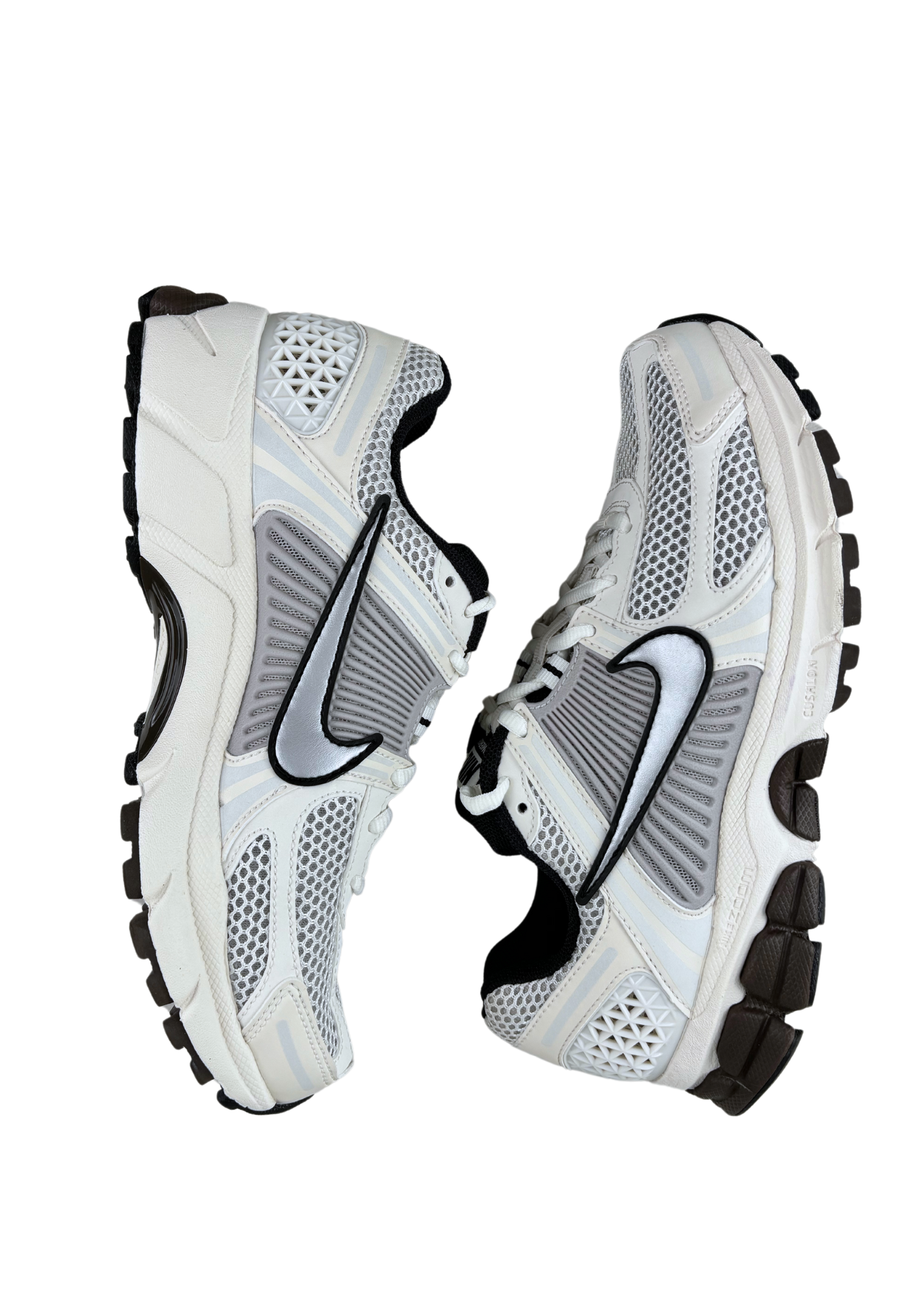NIKE Zoom Vomero 5 Sneakers