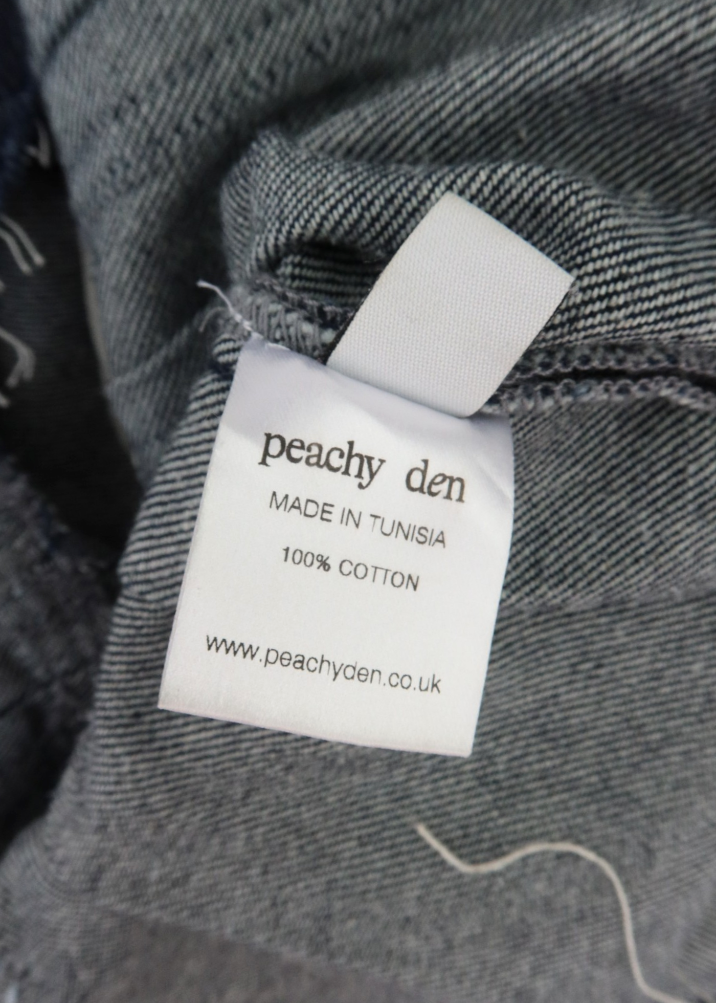 PEACHY DEN Dark Wash Contrast Stitch Pleated Mini Skirt