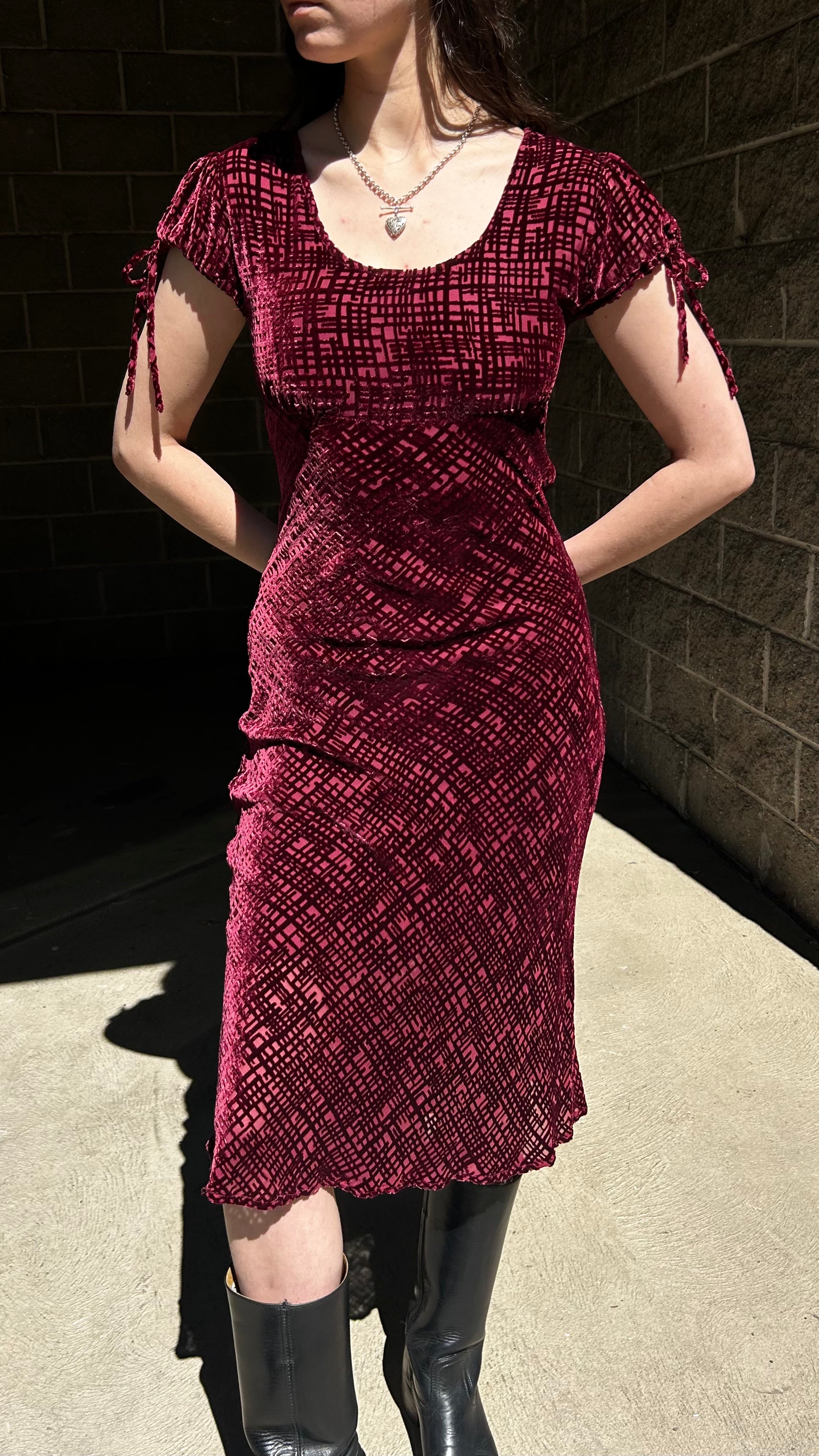 RISQUE ROSE Velvet Devore Midi Dress