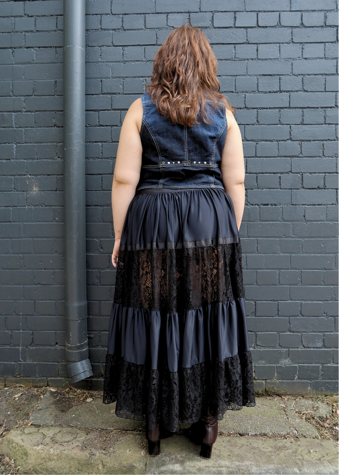 BYE BAMBI (AS IS) 'Patrycja' Tiered Lace Midi Skirt