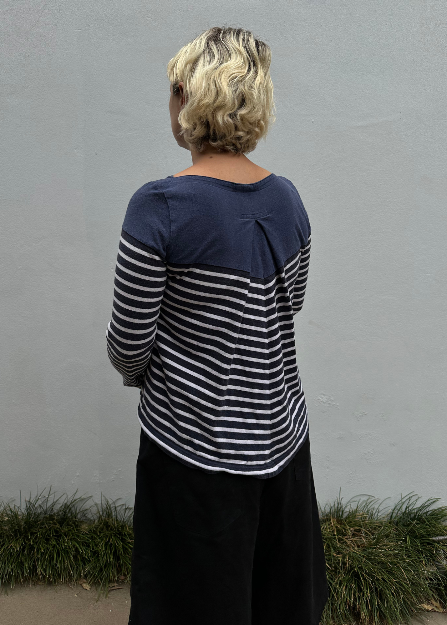 SACAI (LUCK) Boat Neck Stripe Long Sleeve Top