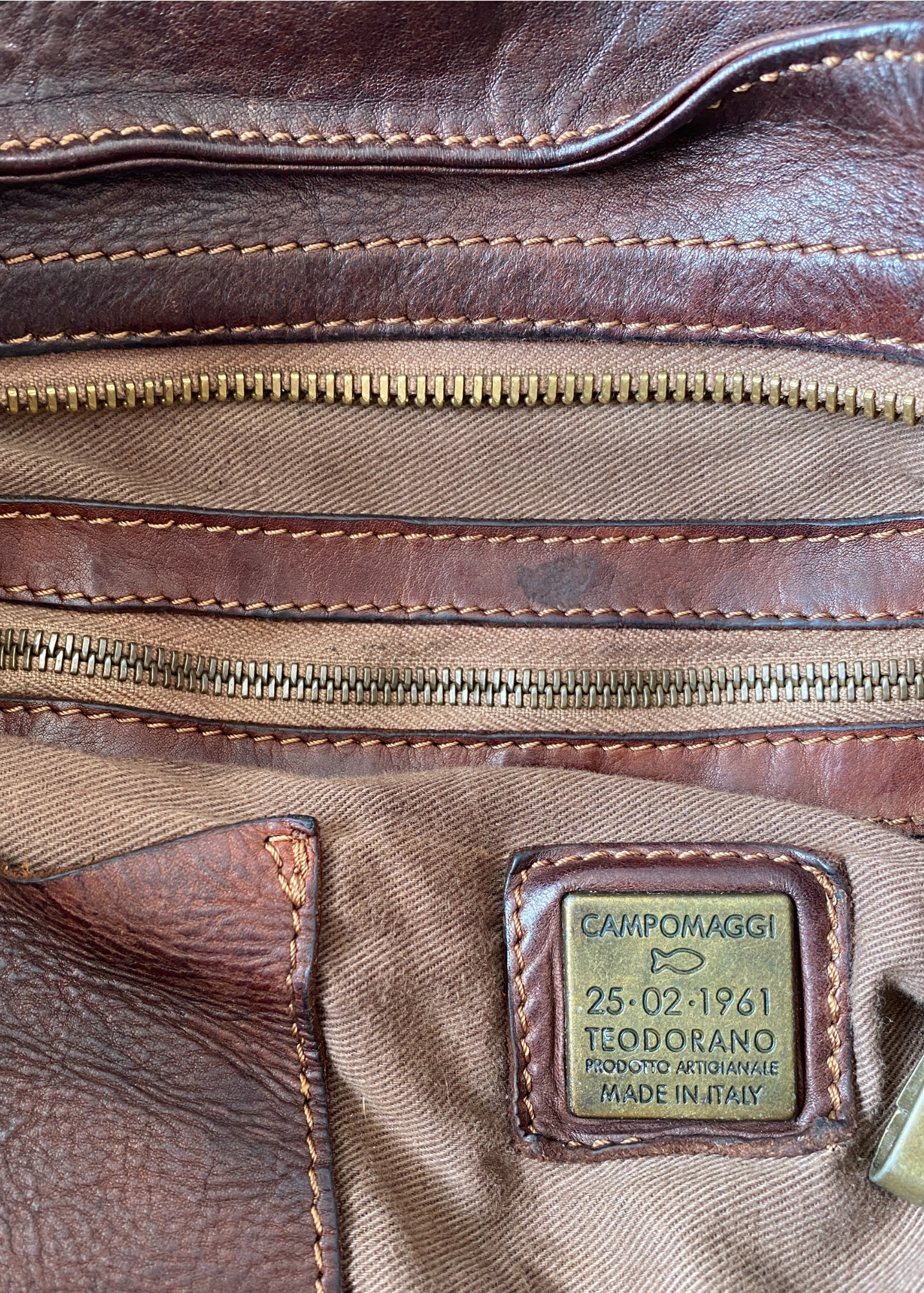 CAMPOMAGGI Leather Gold Studded W Crossbody Strap