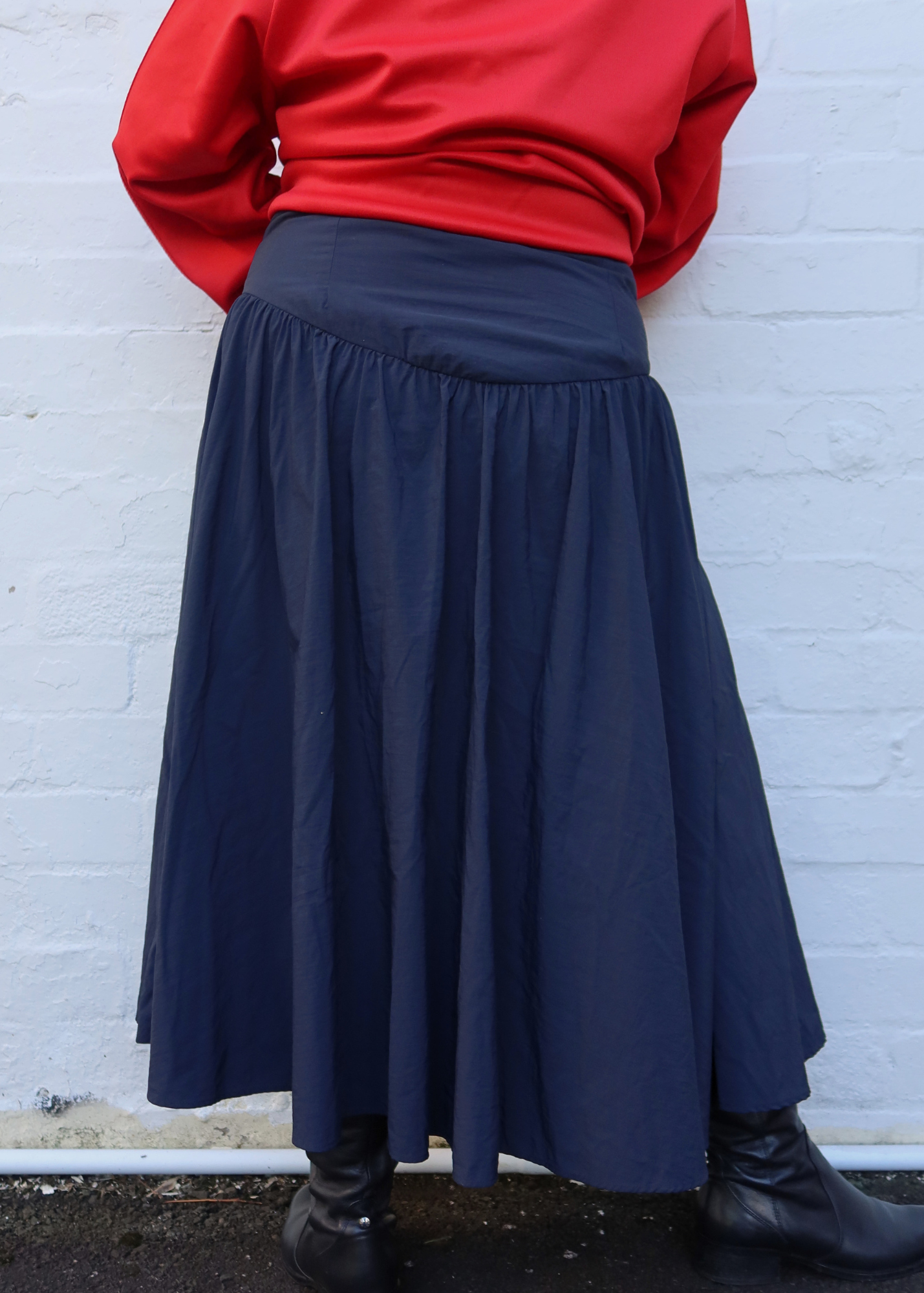 PEACHY DEN Navy 'Deba' Midi Skirt