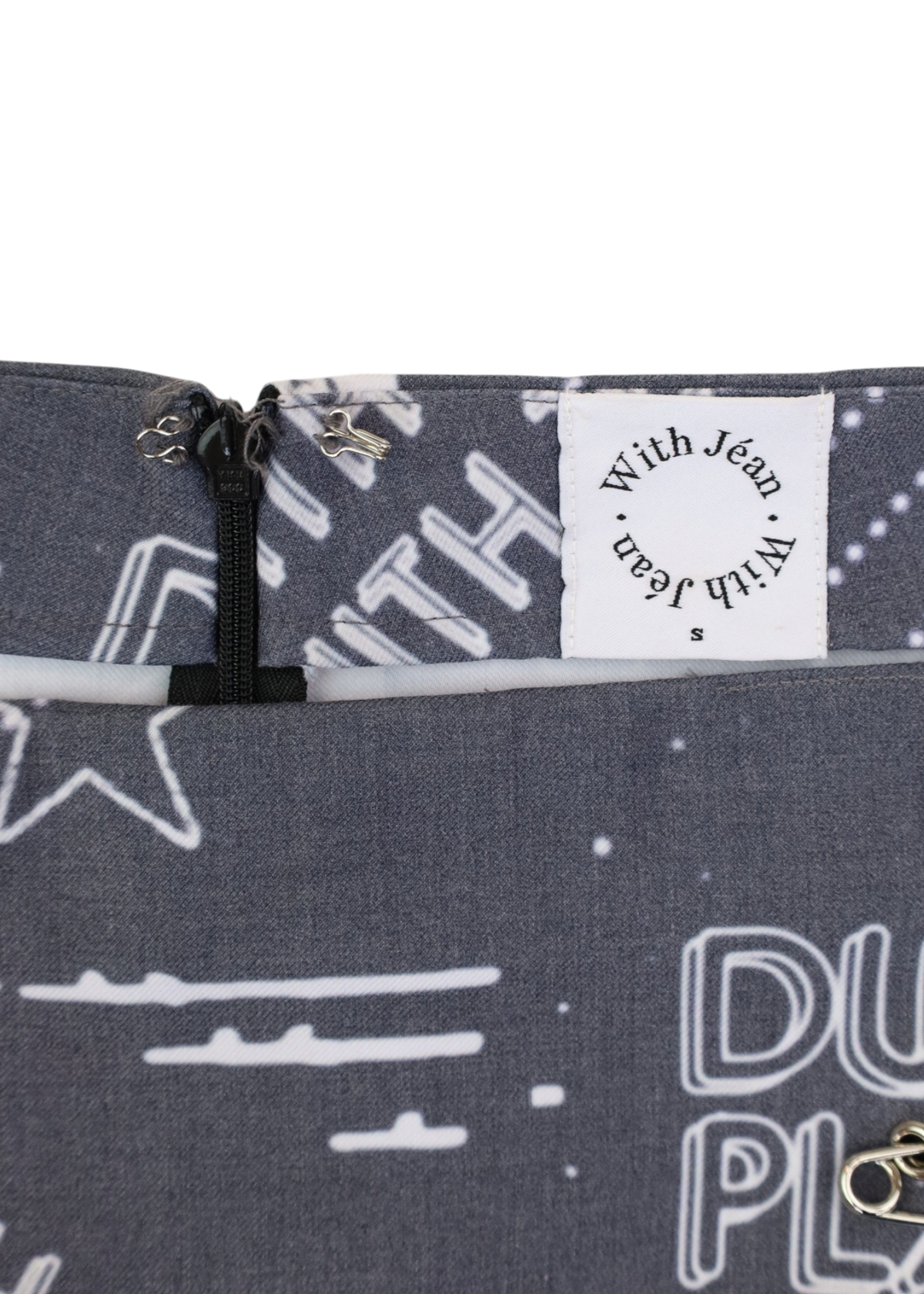 WITH JEAN Grey/White Logo Star Print Skirt W Safety Pins