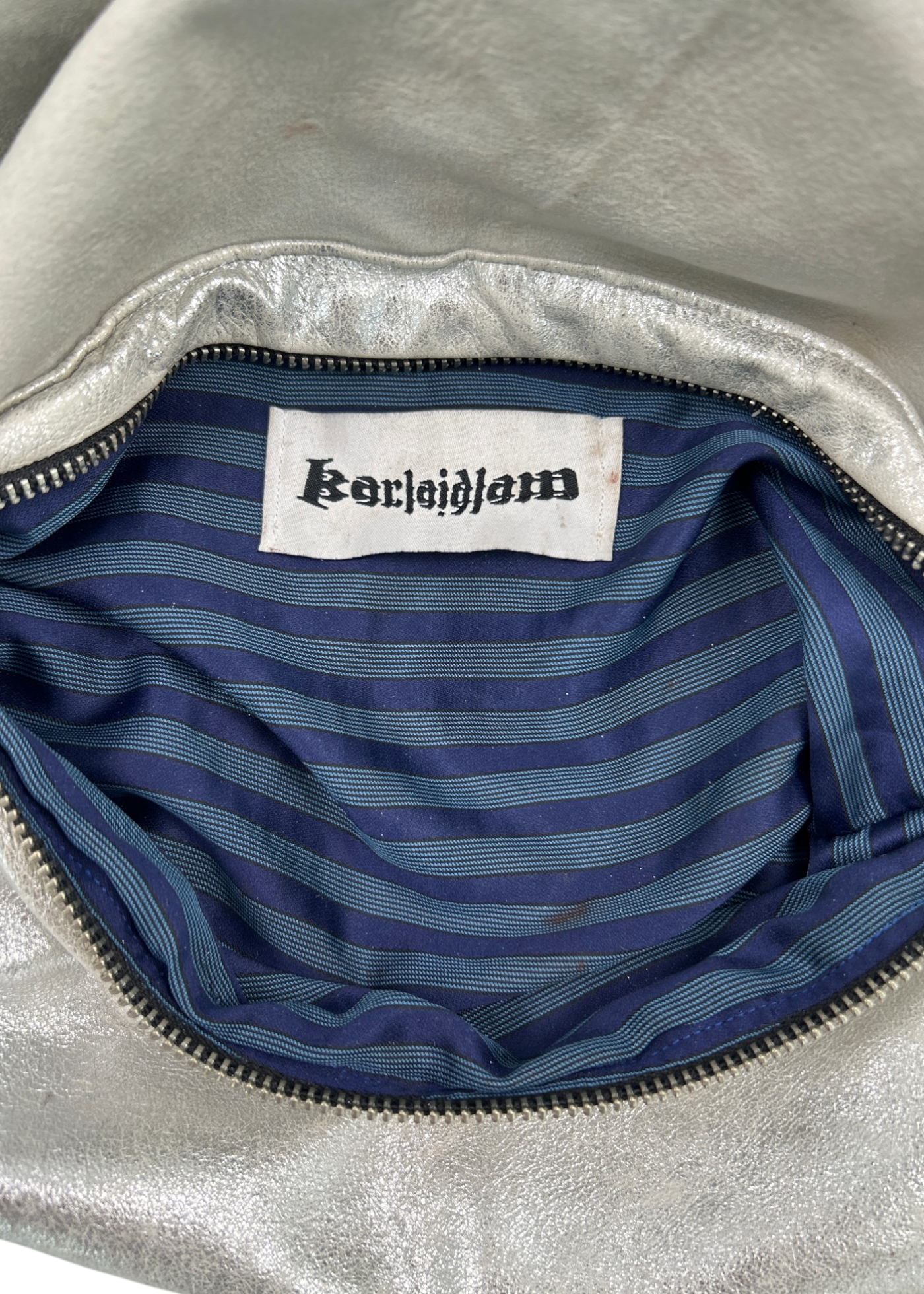 KARLAIDLAW Silver Metallic Leather 'Em's Bag'